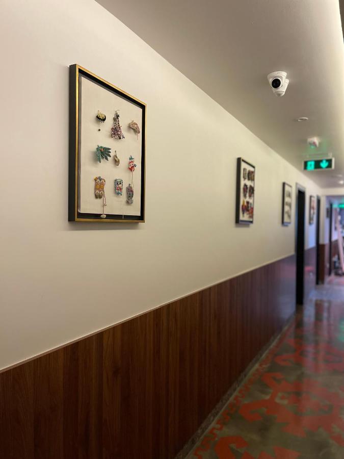 Etnomania Boutique Hotel พริสตีนา ภายนอก รูปภาพ