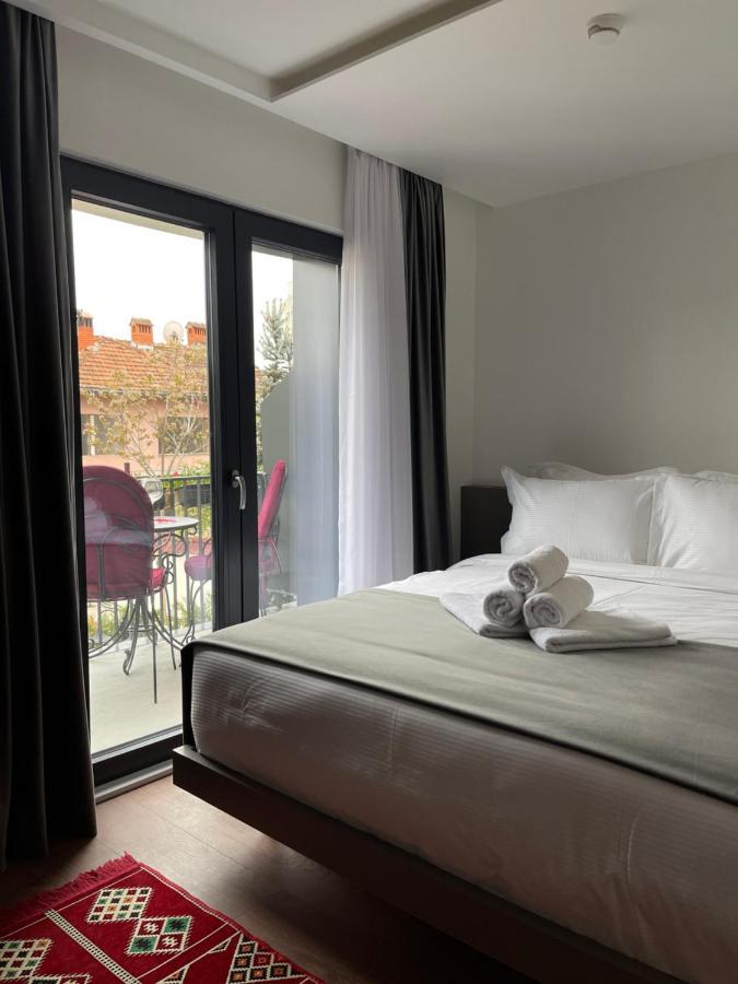 Etnomania Boutique Hotel พริสตีนา ภายนอก รูปภาพ