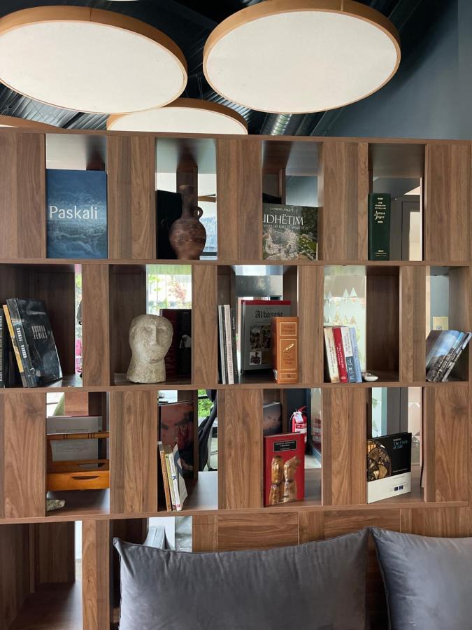 Etnomania Boutique Hotel พริสตีนา ภายนอก รูปภาพ
