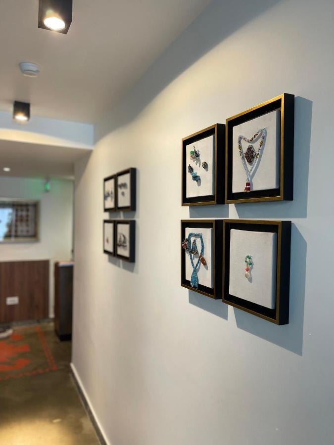 Etnomania Boutique Hotel พริสตีนา ภายนอก รูปภาพ
