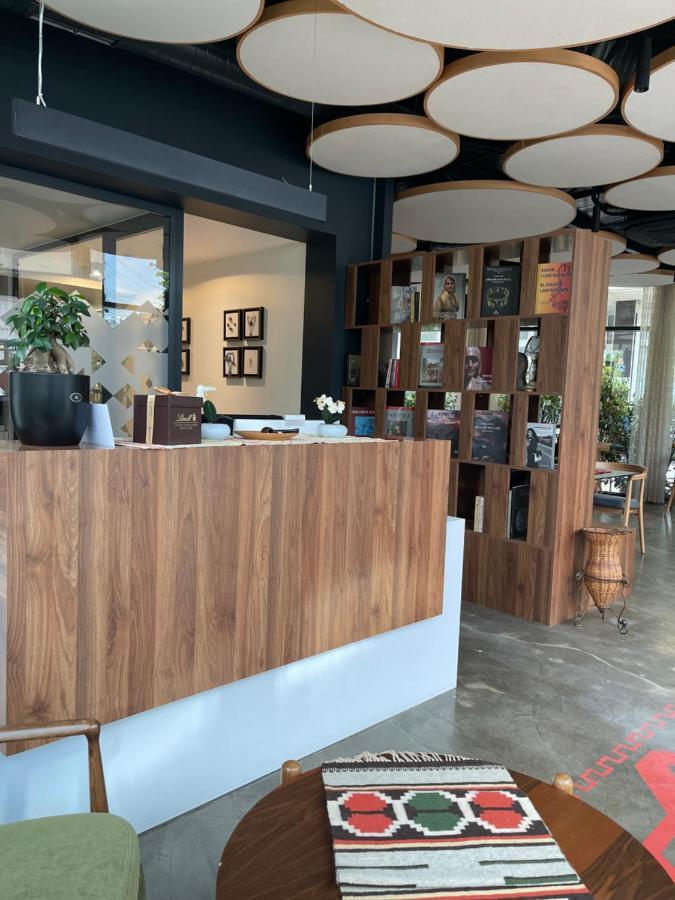 Etnomania Boutique Hotel พริสตีนา ภายนอก รูปภาพ
