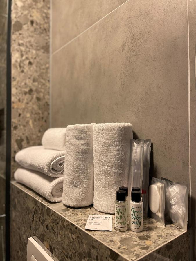 Etnomania Boutique Hotel พริสตีนา ภายนอก รูปภาพ